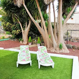 https://rosa-la-juncia.in-canary-islands.com